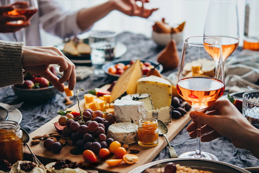 Exploring the Art of Wine and Food Pairing
